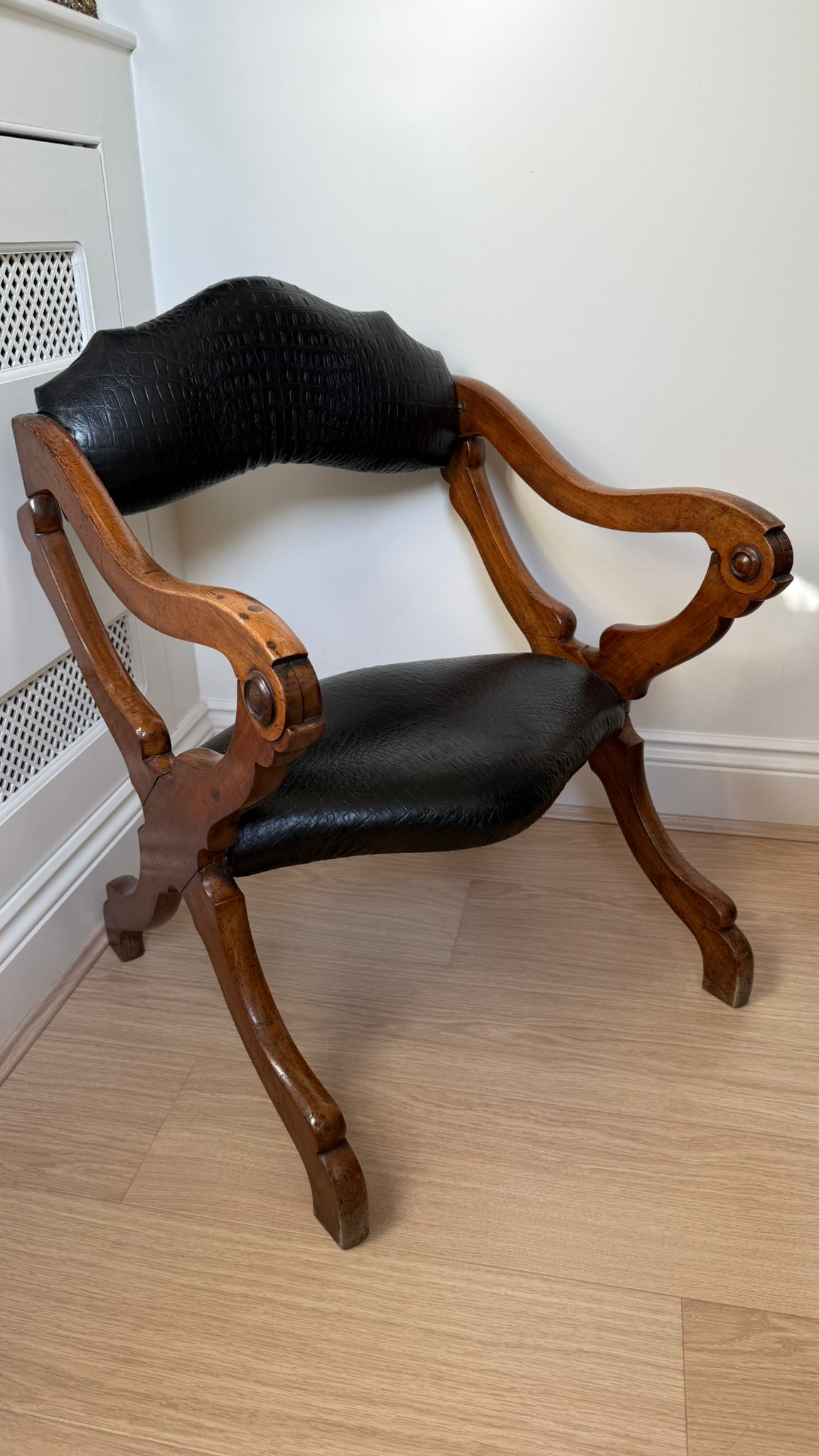 Metamorphic chair