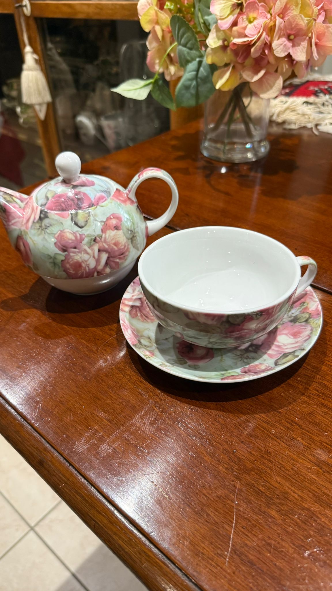 Vintage tea for one