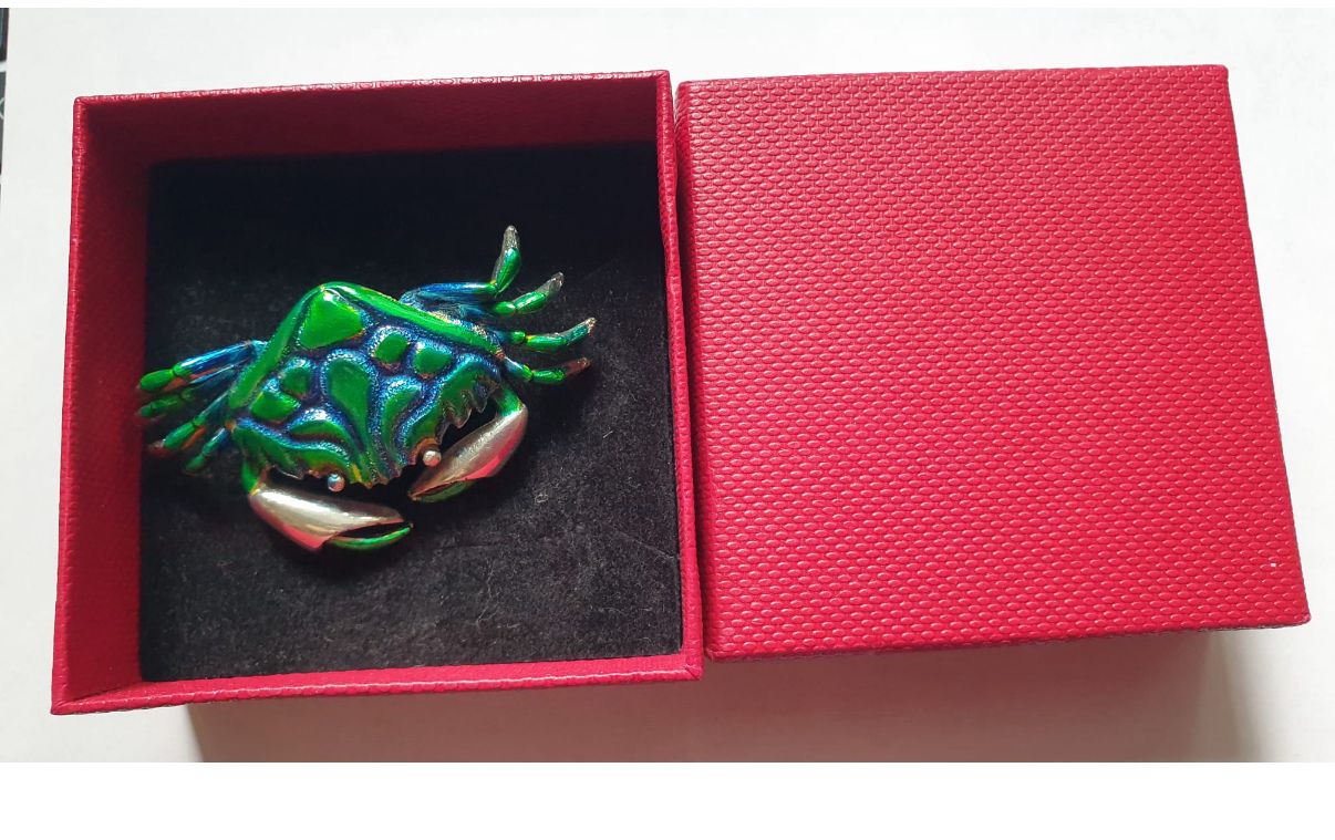 Green enamel brooch