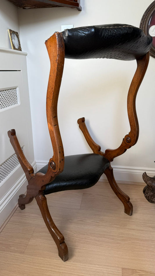 Metamorphic chair