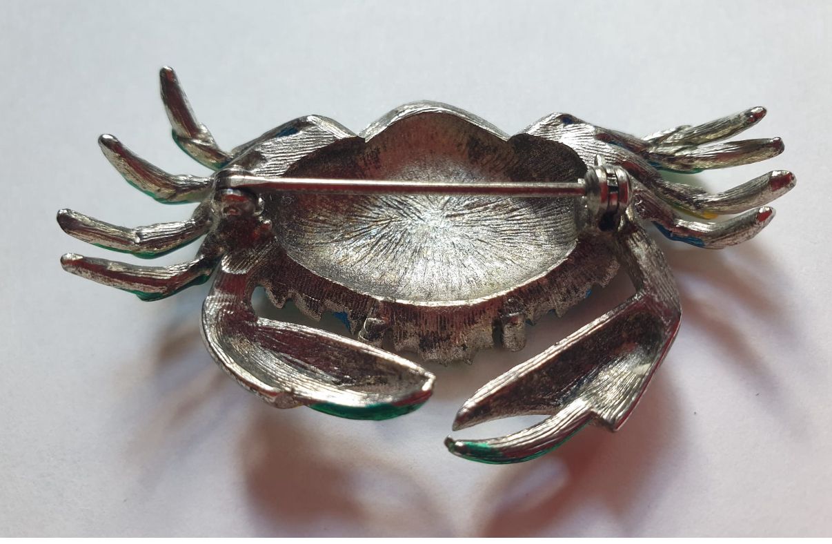 Green enamel brooch
