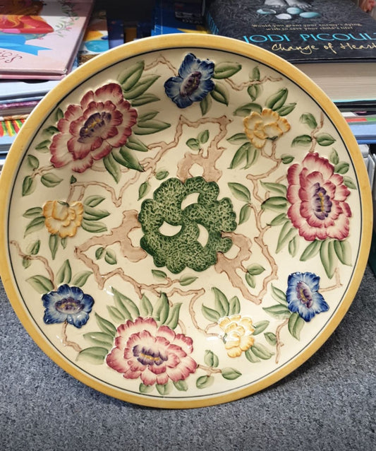Raised porcelain bowl 1920’s