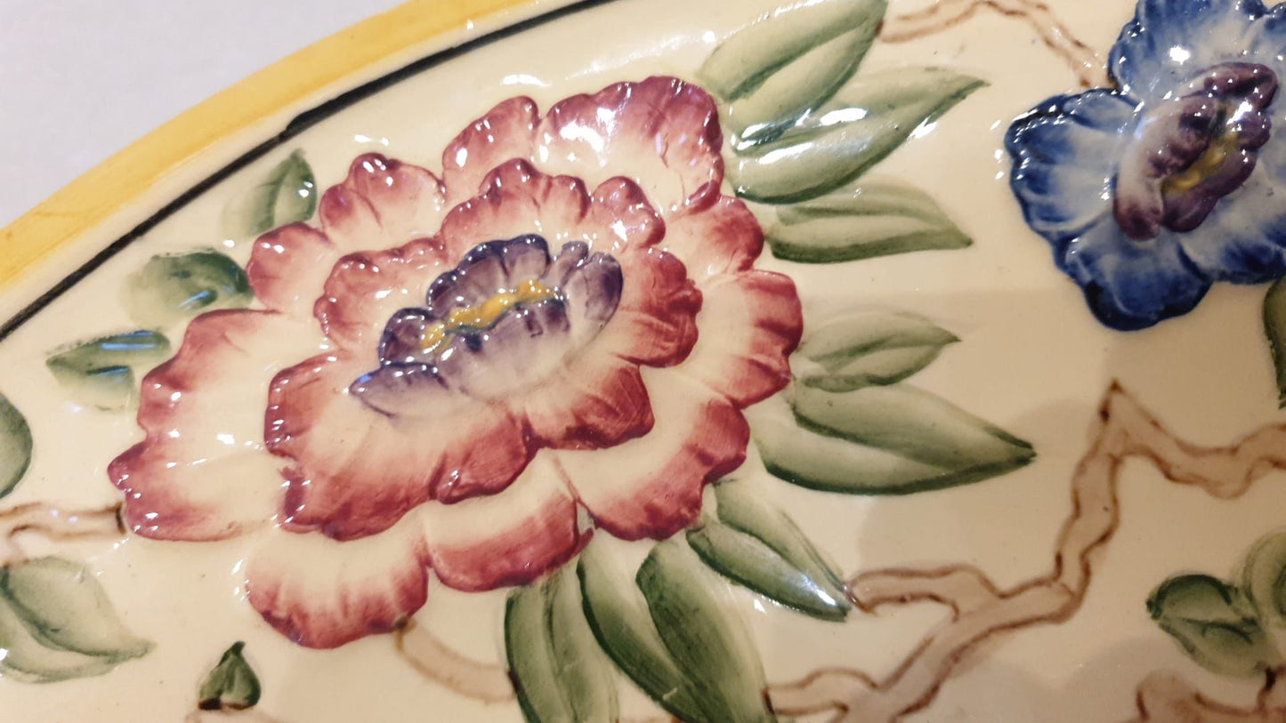 Raised porcelain bowl 1920’s